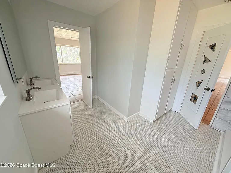 100 Tampa Ave — Photo 5