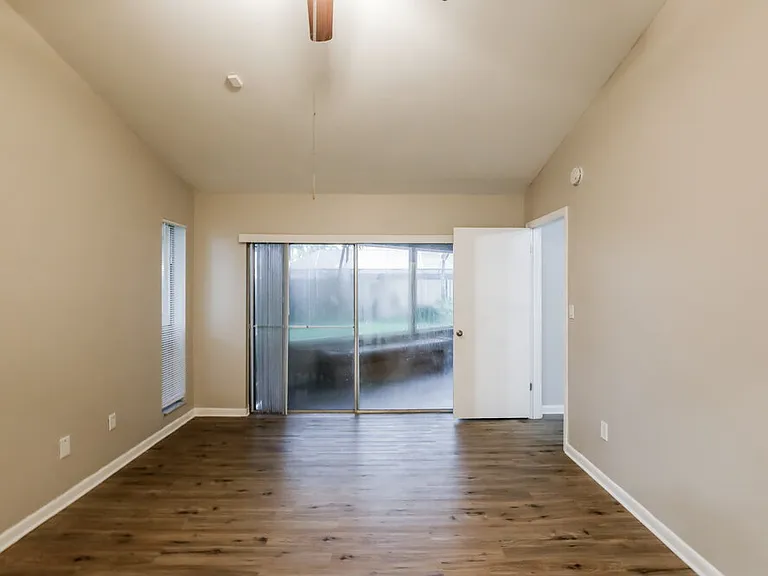 3701 NW 7th Ct — Photo 10