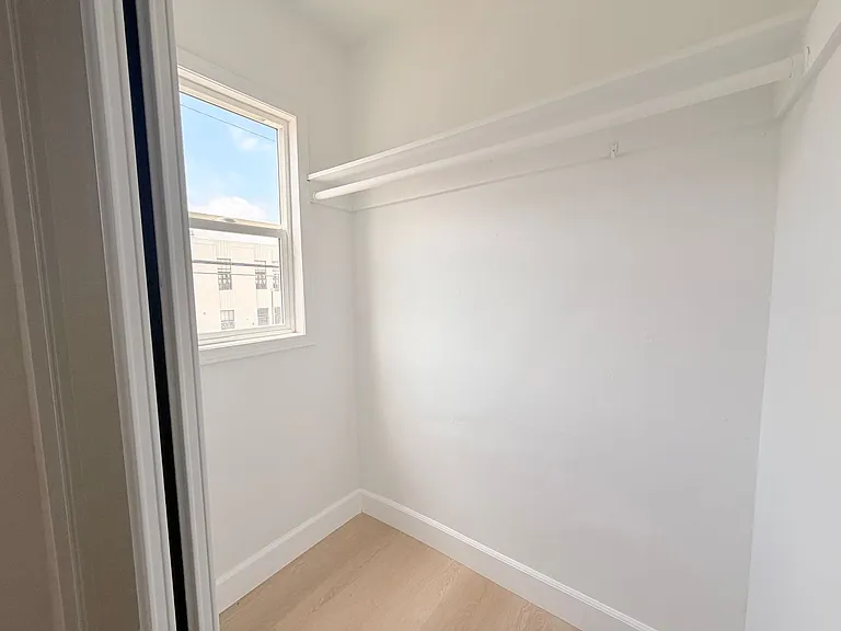 4705 Willowbrook Ave — Photo 48