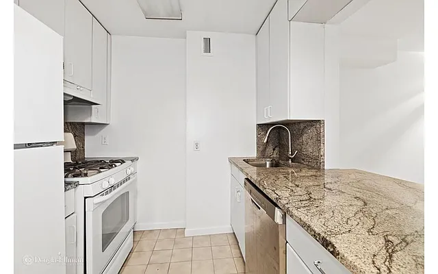 Rented by Douglas Elliman | media 54