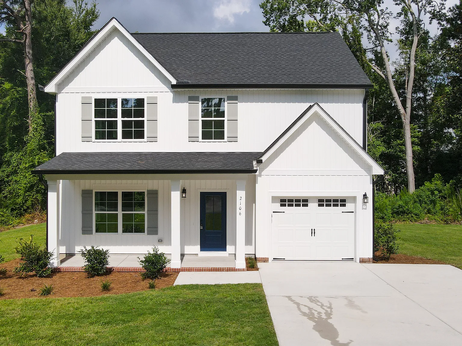 4 bed, 2.5 bath, 1750 sqft, $2,300 — Photo 1