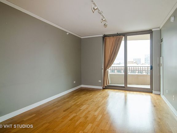 5th image of 200 N Jefferson St APT 1105