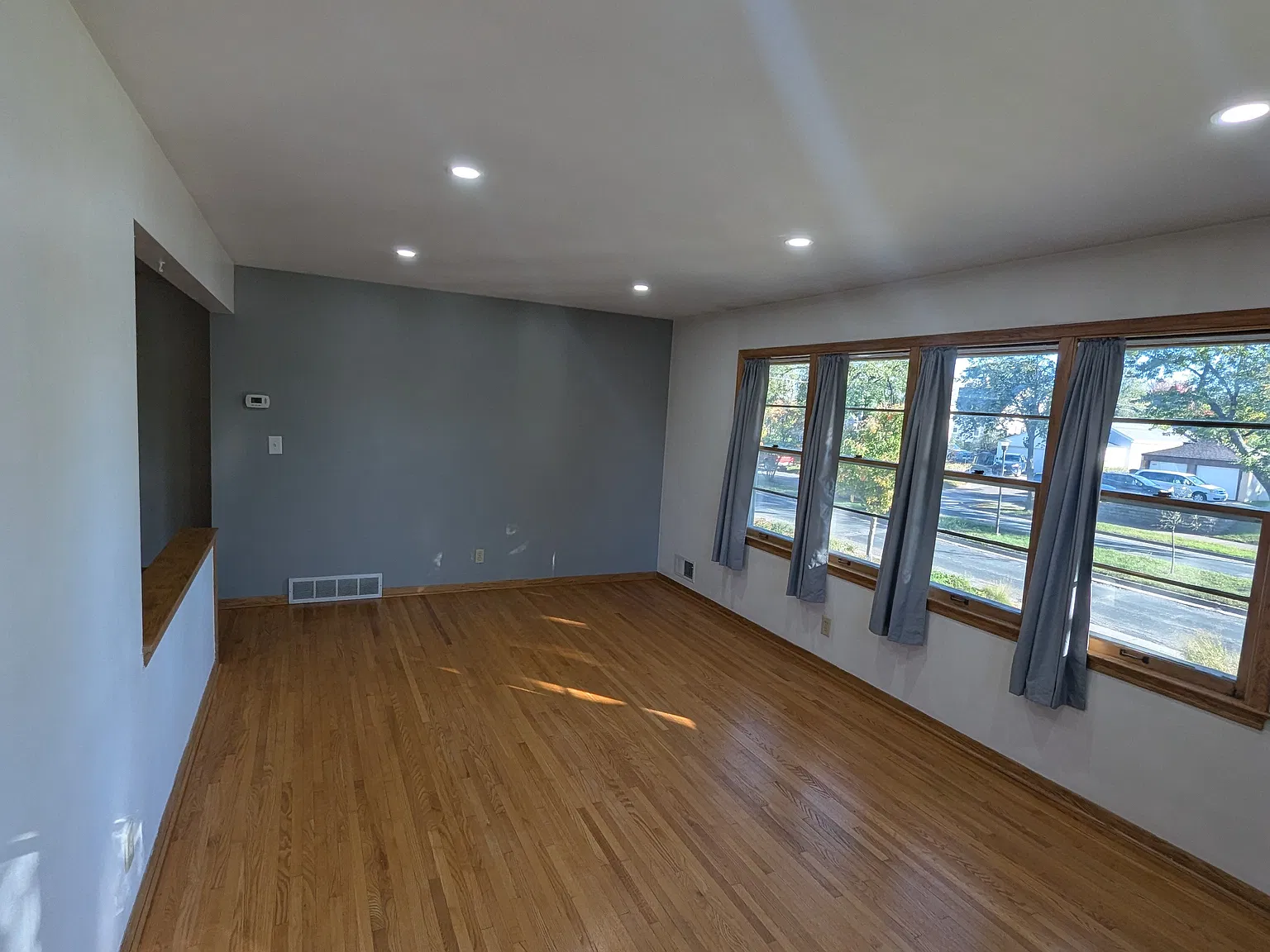 4553 Cedar Ave S — Photo 2
