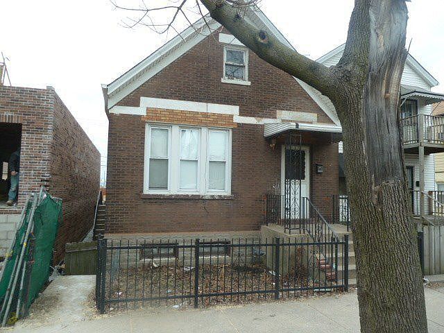1st image of 3750 S Emerald Ave #1