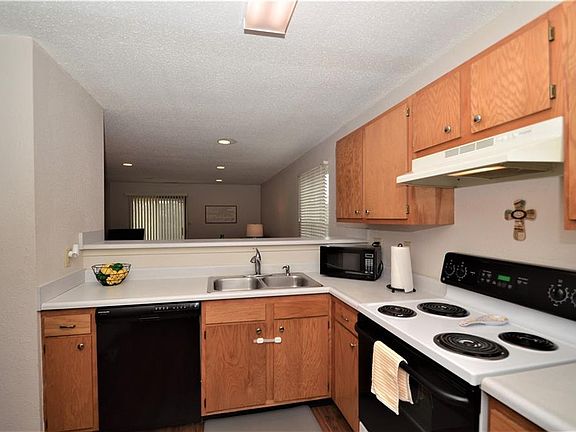 4th image of 4059 Orchard Valley Blvd