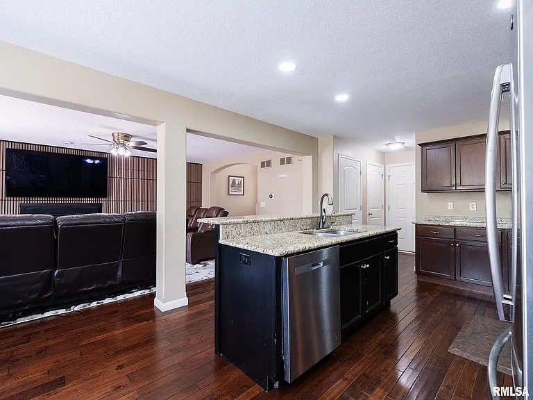 10009 N Brompton Ct — Photo 5