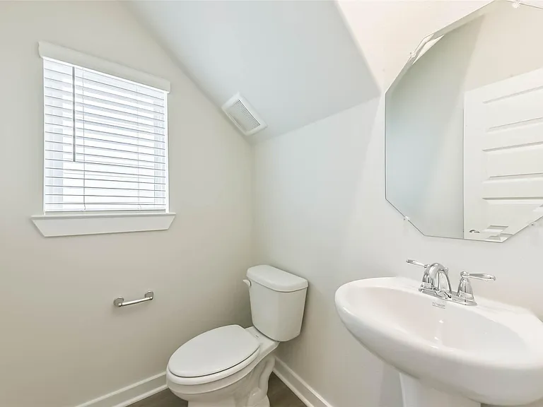 583 Avisa Dr — Photo 25