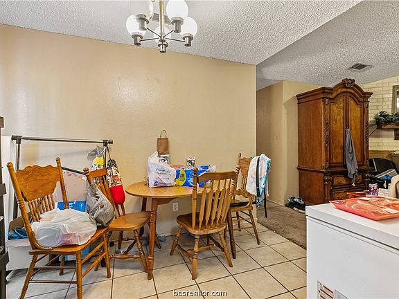 2nd image of 706 San Mario Ct #A-b