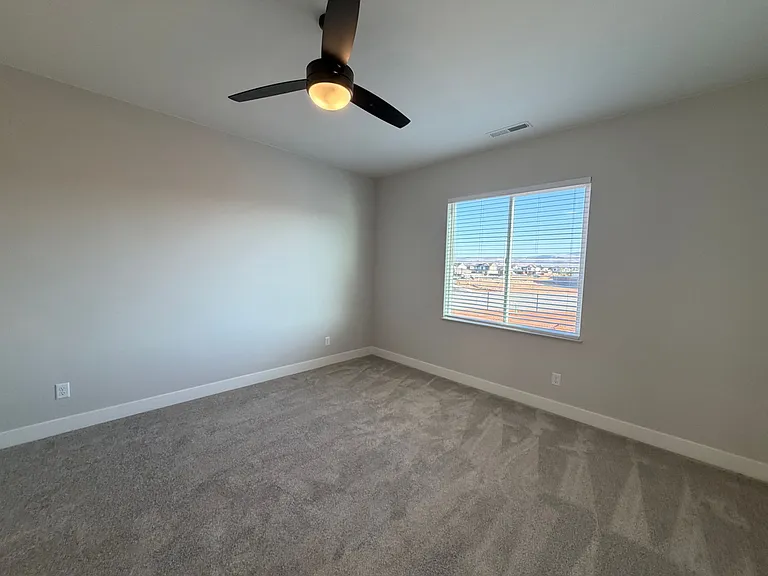 608 E Hemsworth Ln — Photo 18