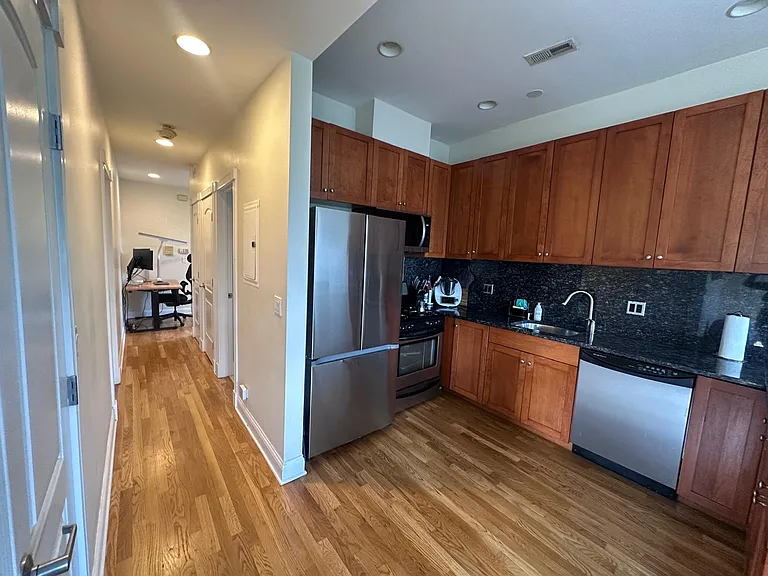 1728 N Wilmot Ave #3E — Photo 6