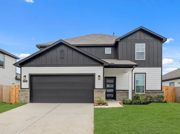 17319 White Peace Dr, Waller, TX 77484