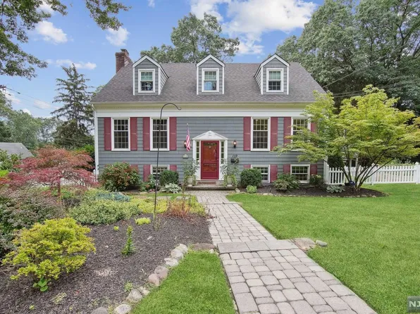 119 Franklin Ave, Midland Park, NJ 07432