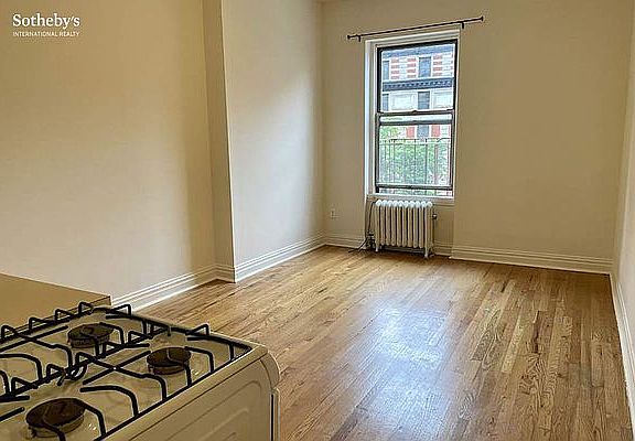 2nd image of 230 W 82nd St #D-3