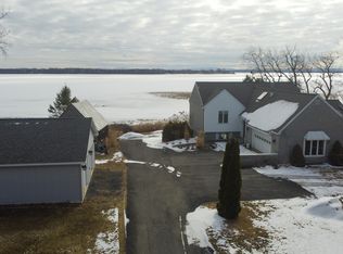 17 Dumont Rd, Champlain, NY 12919