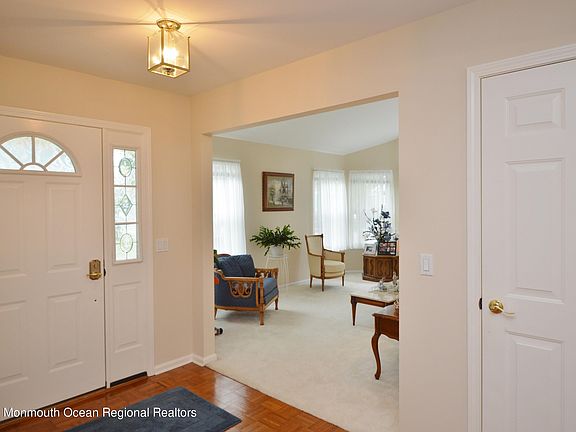 5th image of 2673 Meadow Lake Dr