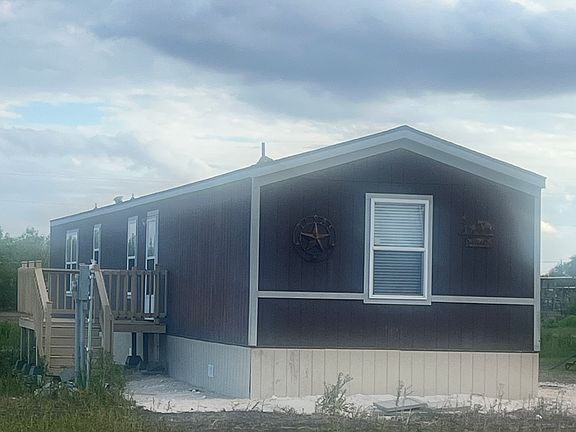 3rd image of 634 County Road 303 W