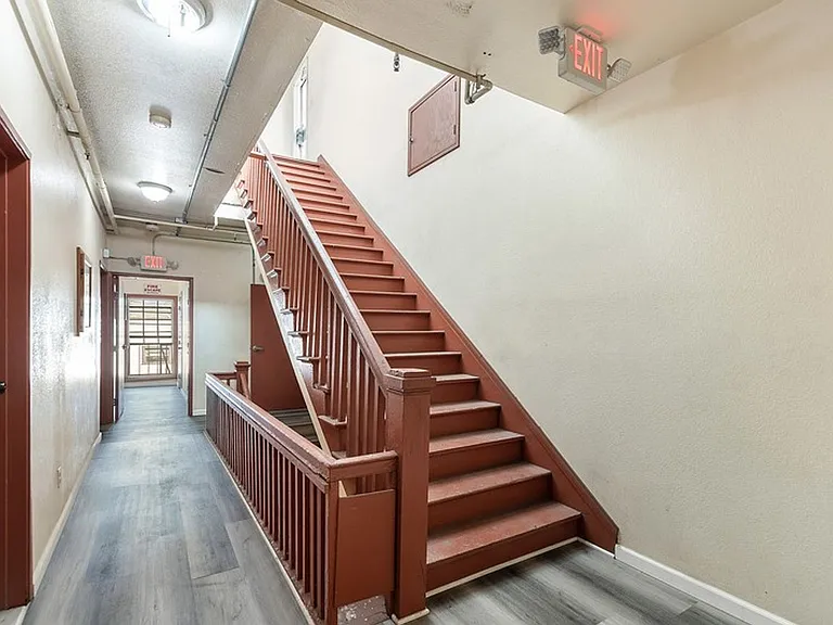 Soto Rose Apartments — Photo 75