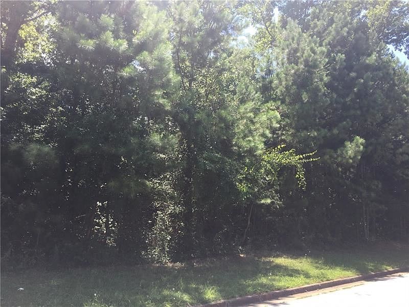 2nd image of 399 N Stone Mountain Lithonia Rd