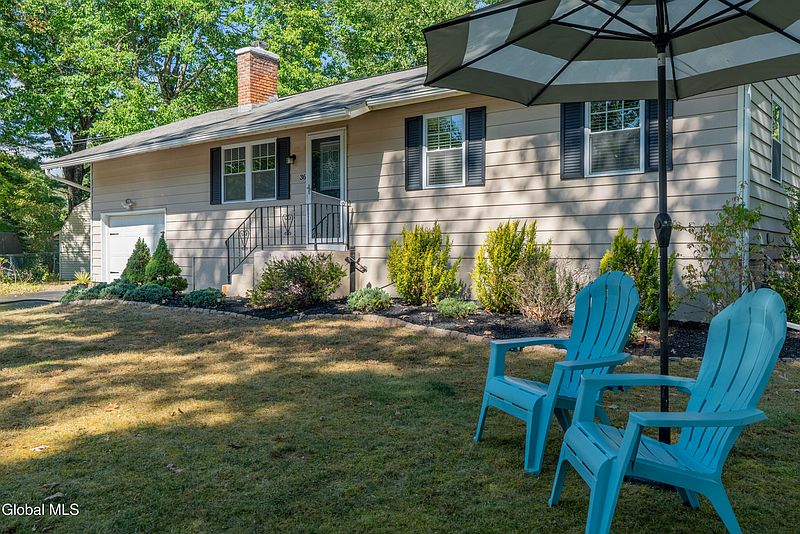 2nd image of 36 Hathorn Boulevard