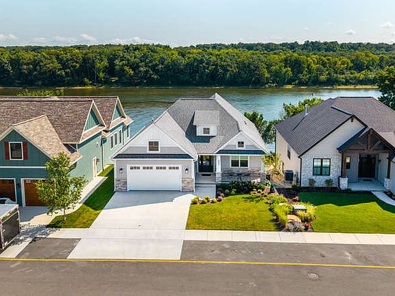 5th image of 305 Leeward Way