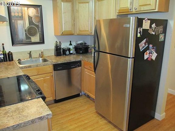 2nd image of 1269 NE Grant St Unit A
