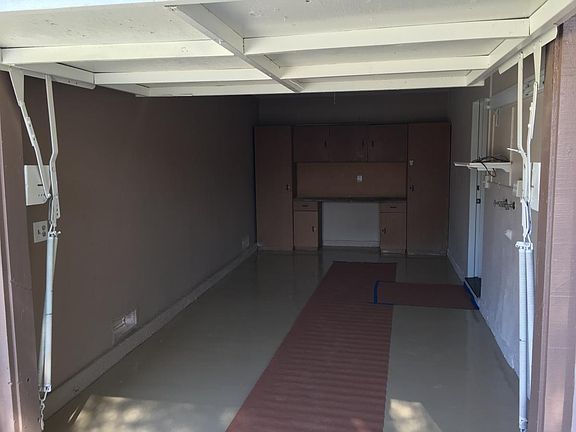 Attached 1 car garage