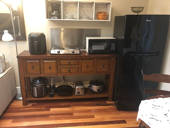 3rd image of 140 Hilltop Rd #1