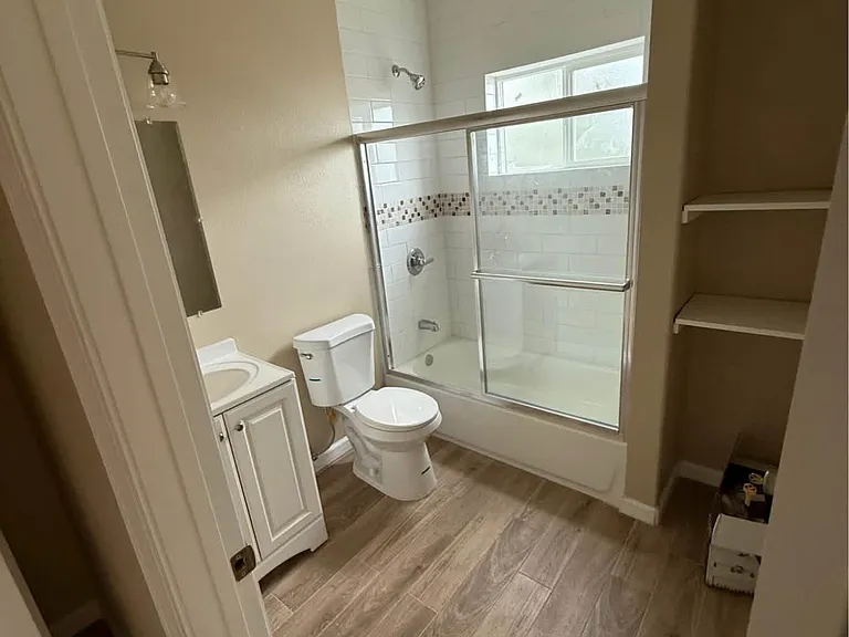627 1/2 S Rowan Ave — Photo 11