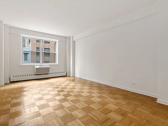 4th image of 300 E 46th St APT 8J
