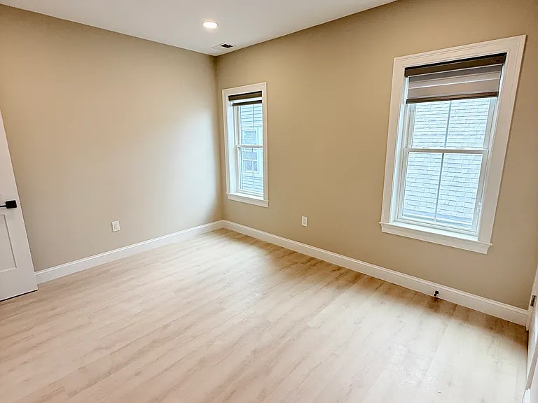 231 Highland Ave #4 — Photo 12