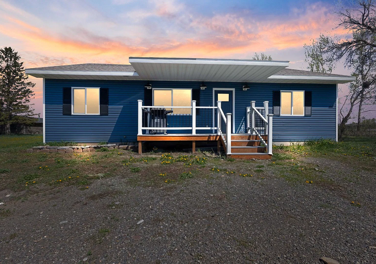 Country Charmer 3 Bed 2 Bath Home In Chester — Photo 1