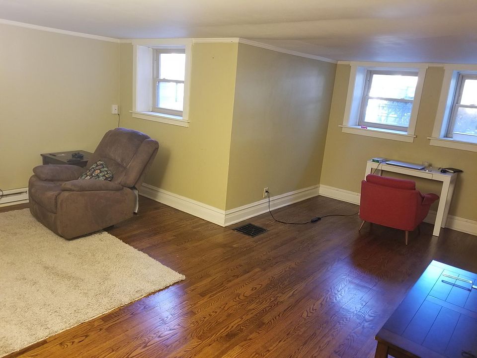 1st image of 2541 W Wilson Ave APT B
