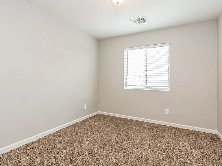 2845 Woodland Park Ave — Photo 13