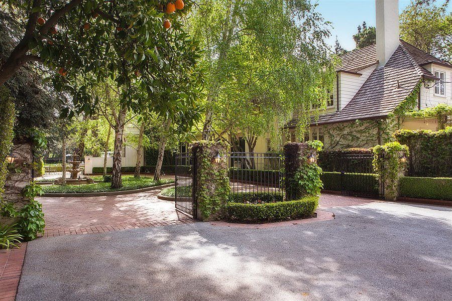 1st image of 279 Park Ln
