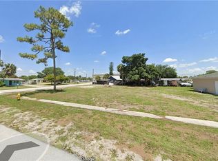 998 Tropical Palm Ave, North Fort Myers, FL 33903