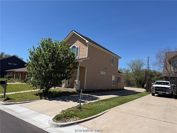 3rd image of 107 Southland St