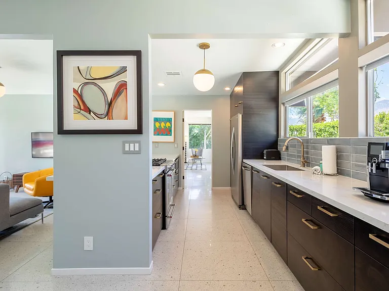 W Acacia Rd — Photo 19
