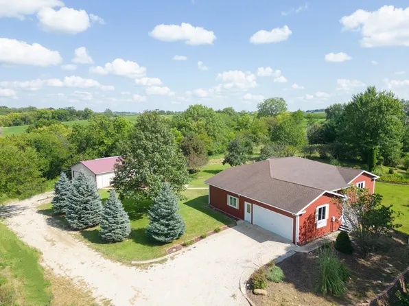 7557 30th Ave, Norwalk, IA 50211