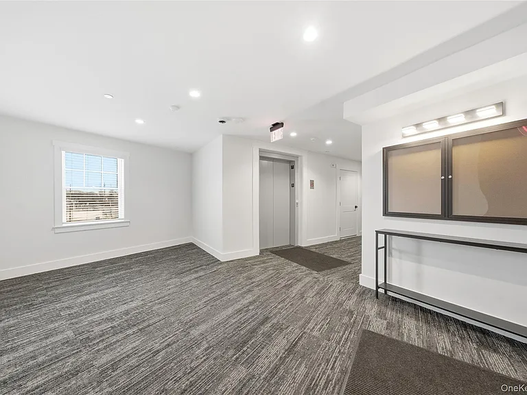 180 Deer Park Ave #301 — Photo 15
