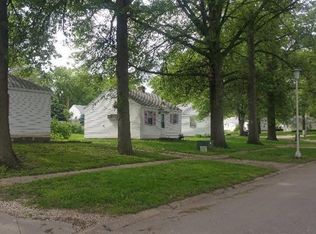 1136 Desnay Blvd, Wahoo, NE 68066