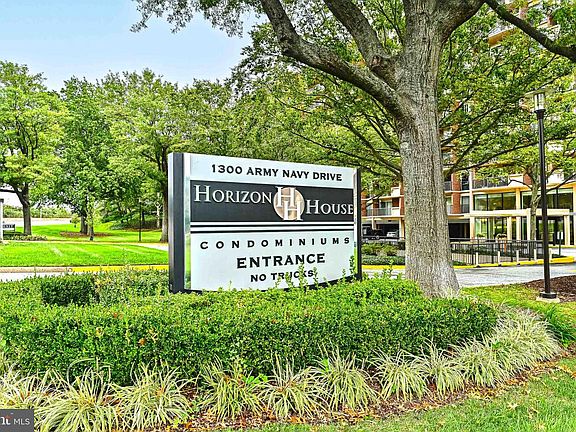5th image of 1300 Army Navy Dr APT 117