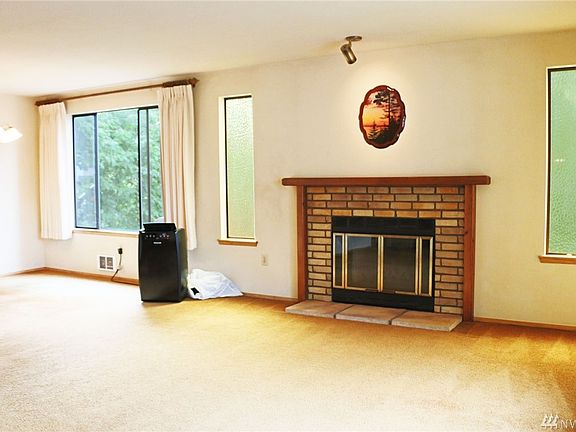 4th image of 326 N 138th St #C
