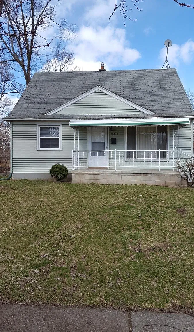 3 bed, 1000 sqft, $1,250 — Photo 1