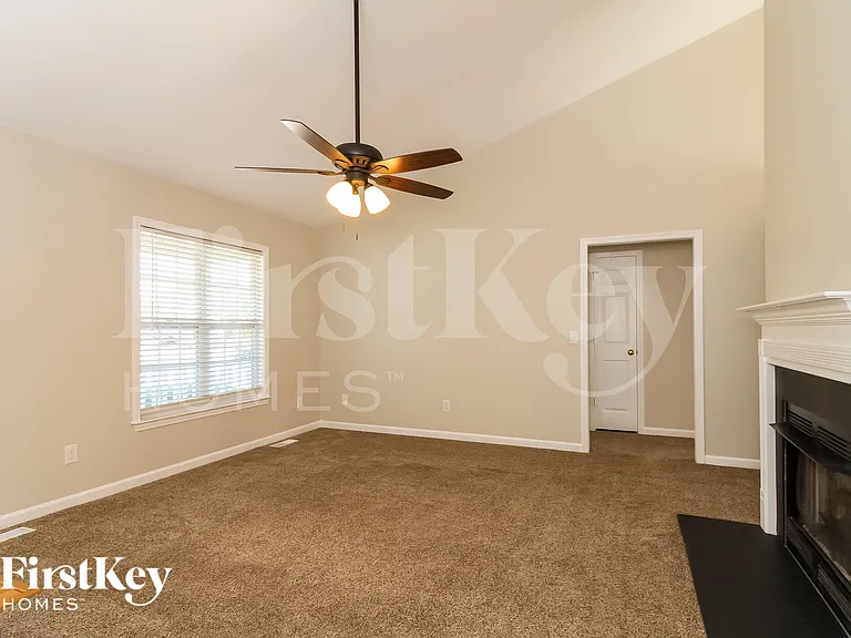 6111 Tory Ct — Photo 4