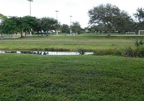 4th image of 1067 Coral Club Dr #1067