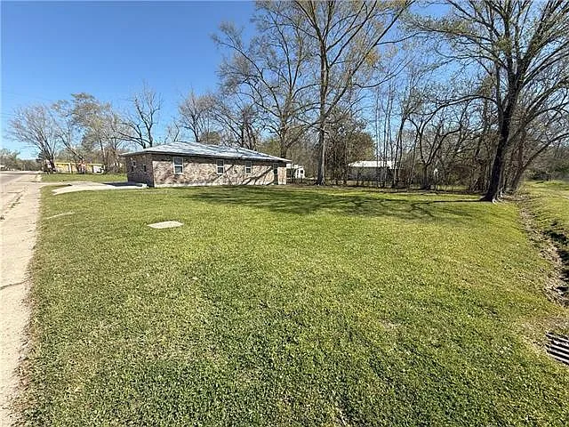 2 bed, 1.0 bath, 600 sqft, $900 — Photo 2