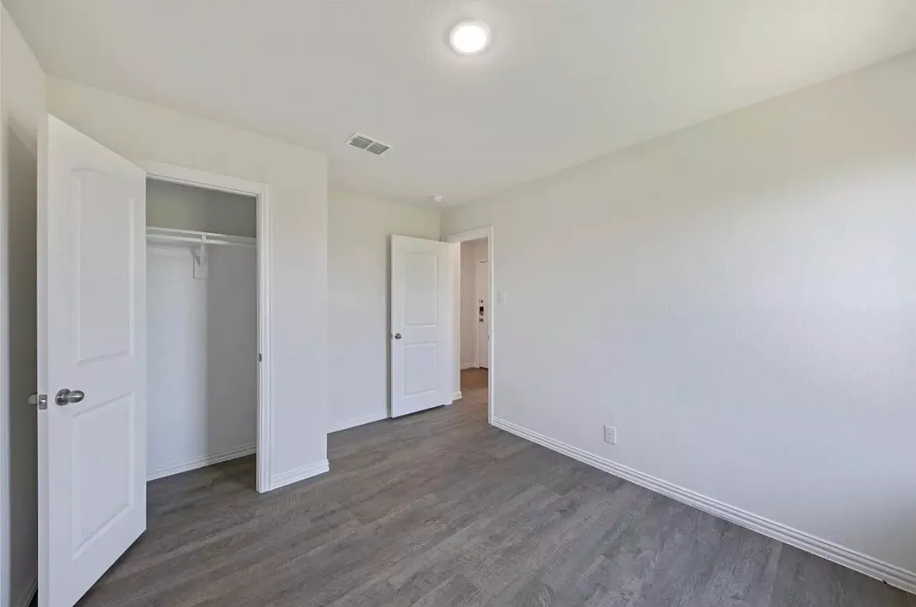 3 bed, 1298 sqft, $3,000 — Photo 3