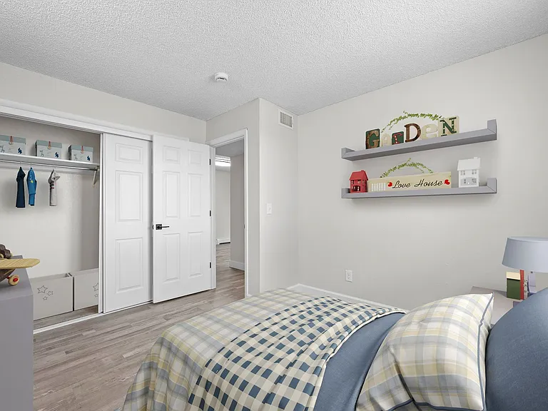 North Star Apartments - Beautiful Remodeled Apartments — Photo 14