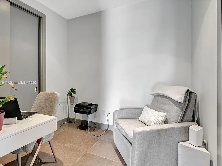 110 SE 2nd St #203 — Photo 29