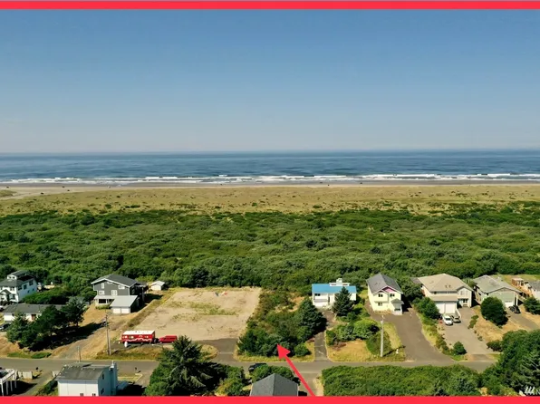 377 Sand Dune Ave SW, Ocean Shores, WA 98569